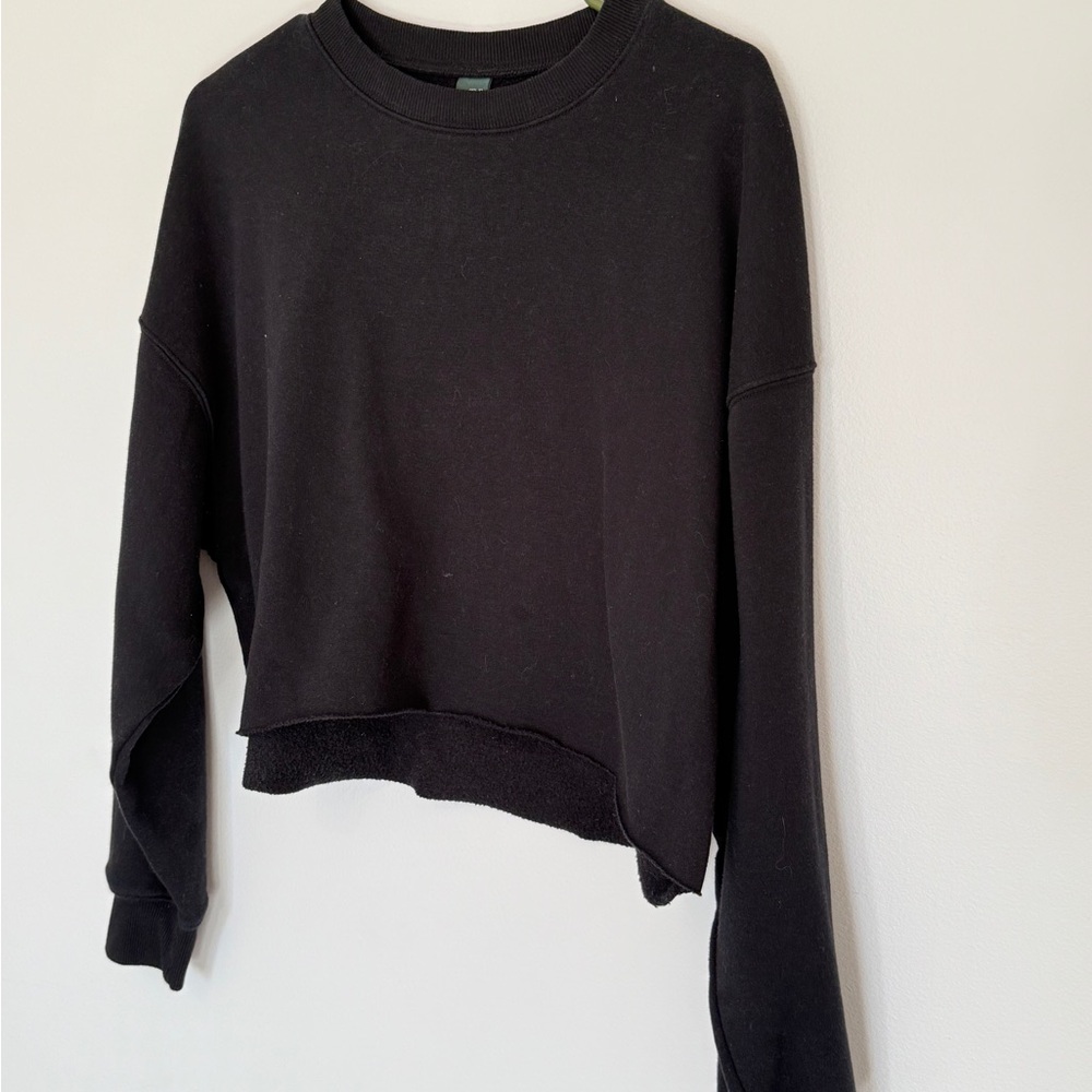Wild Fable Black Cropped Sweatshirt | Raw Hem | Casual Pullover